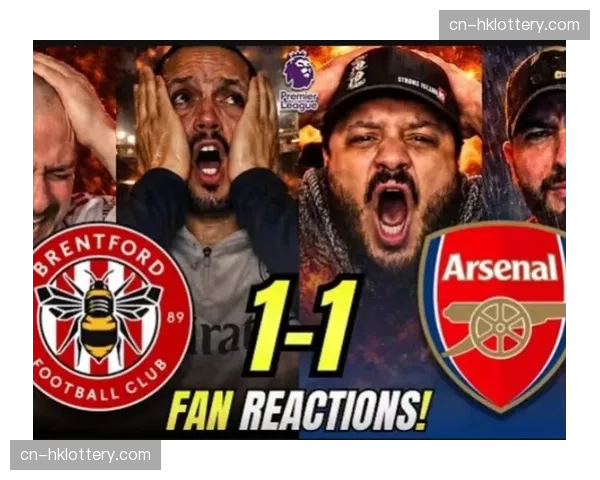 场内镜头：布伦特福德球迷高歌致敬即将离队的老队长延森