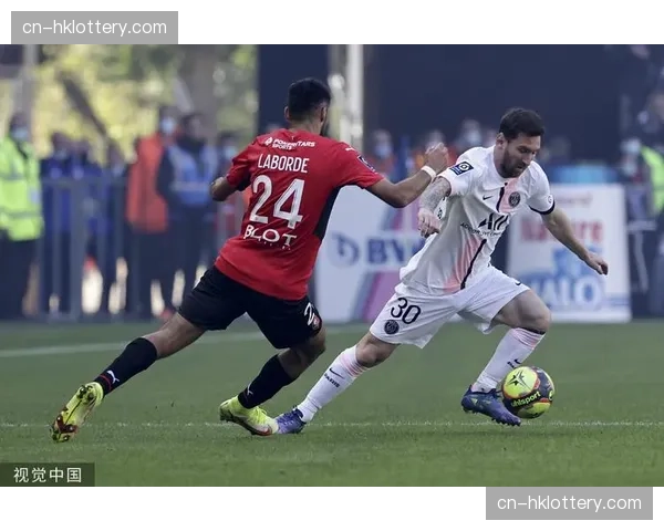 深度报道：法甲VAR中心引入半自动越位技术后的判罚效率变化。