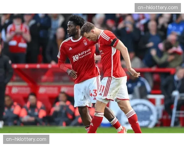 诺丁汉森林防守体系分析：五后卫低位防守+边翼卫插上+快速反击